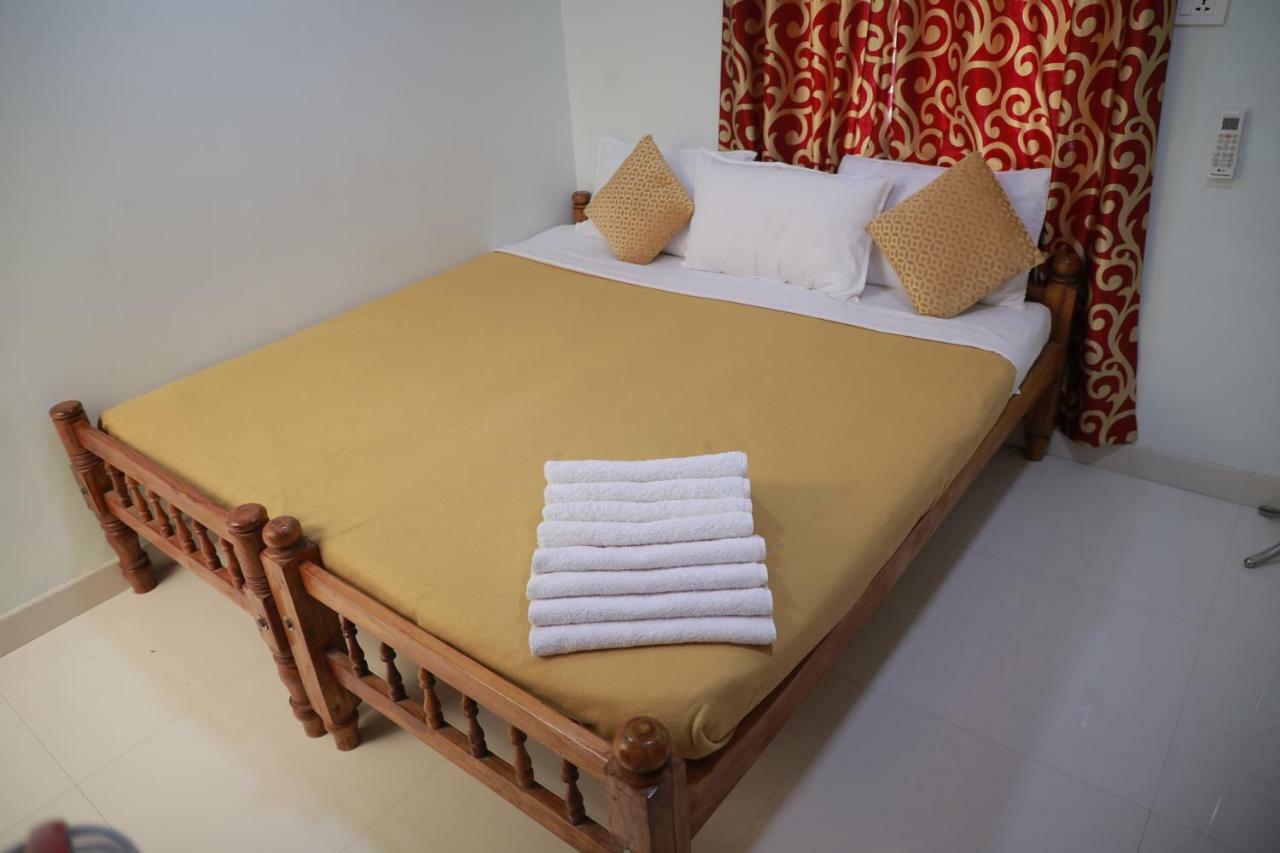 Pavithram Residency Bed and Breakfast Kollam Buitenkant foto