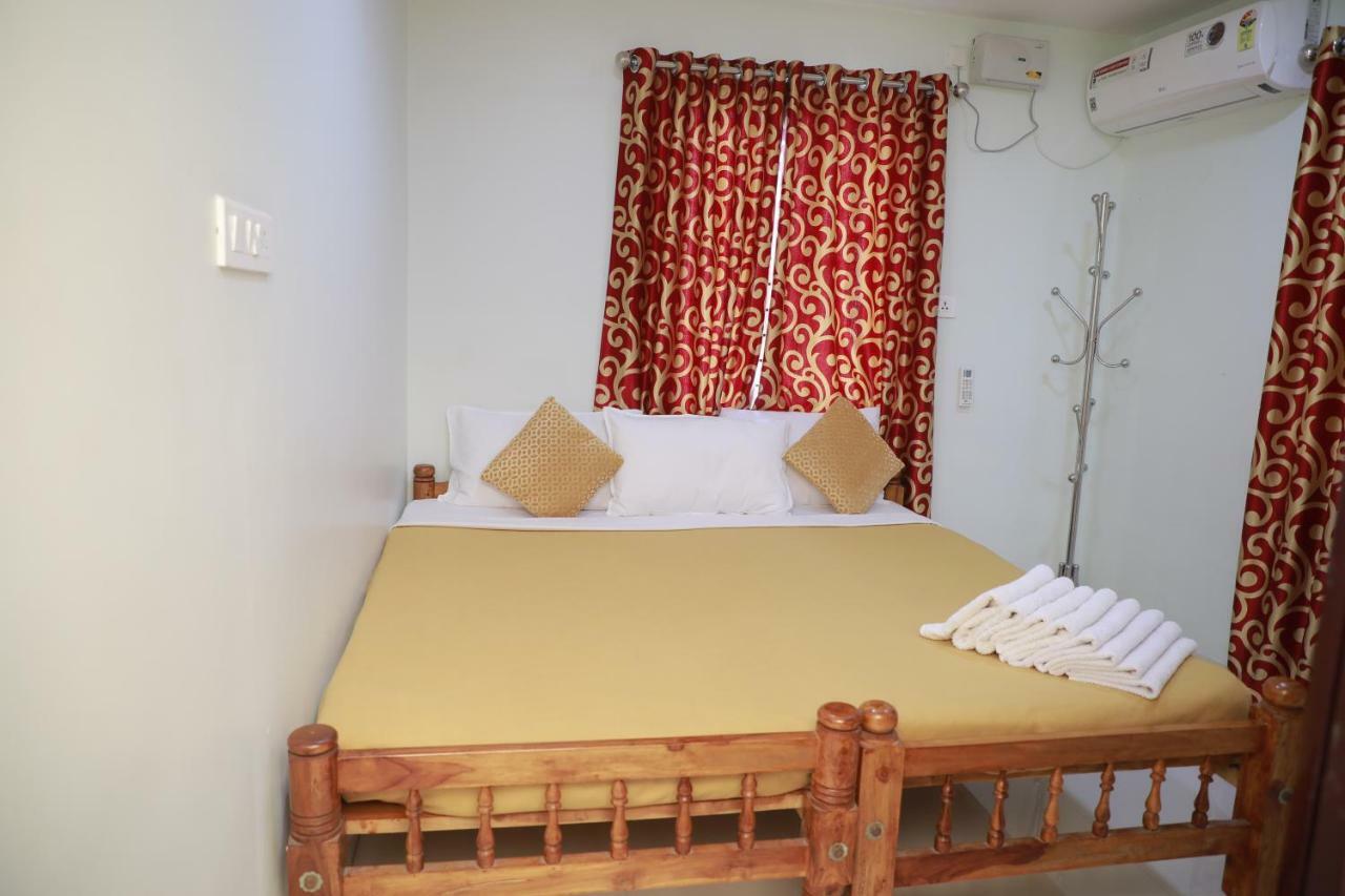 Pavithram Residency Bed and Breakfast Kollam Buitenkant foto