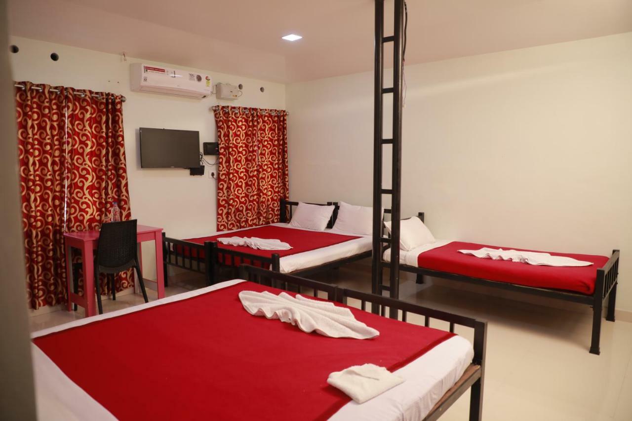 Pavithram Residency Bed and Breakfast Kollam Buitenkant foto
